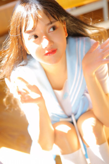 玉女桃花轻蜜粉定妆